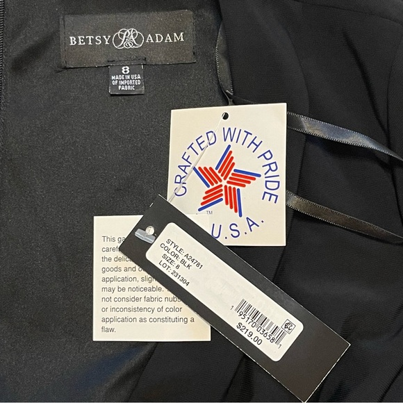 BETSY & ADAM
Ruched Ruffle-Trim body-con 
Gown size 8 black - Picture 11 of 12